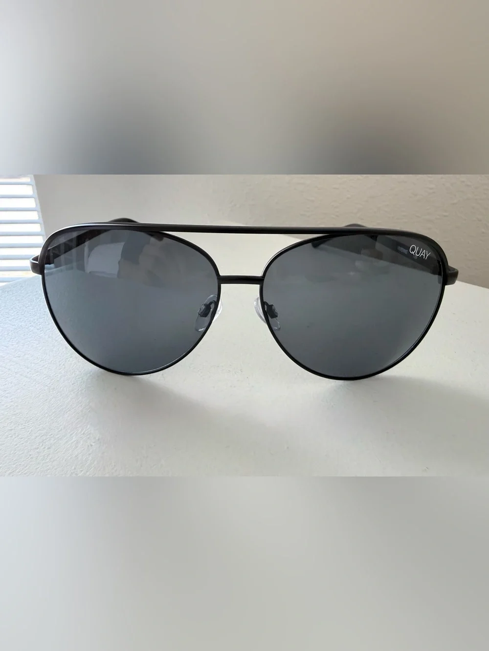 Quay Australia | Vivienne Large Aviator Sunglasses Black | With Case
